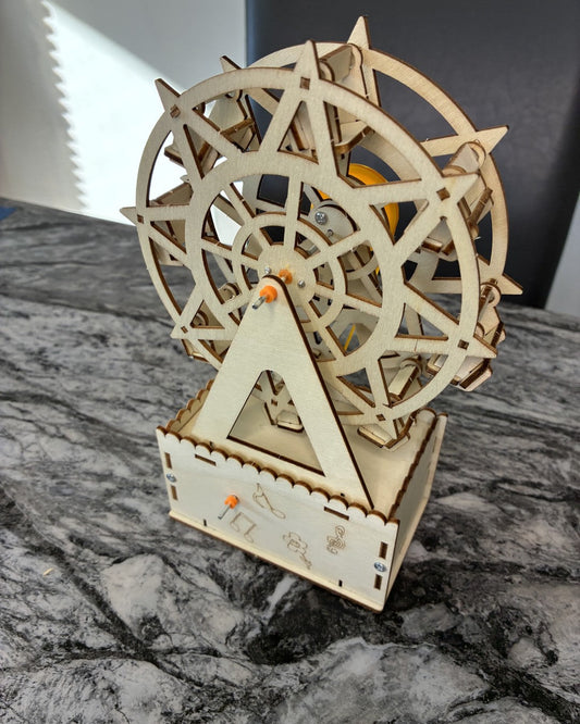 Rueda de la Fortuna Musical de madera terminada